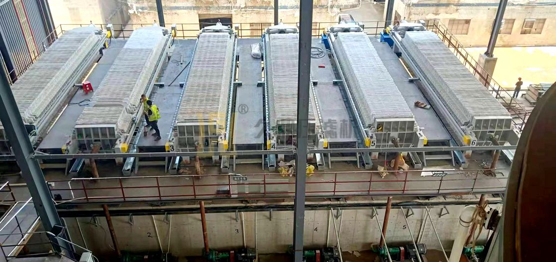 廣東東莞某洗砂污水處理現場，使用6臺500平方高效快開壓濾機 (2).jpg