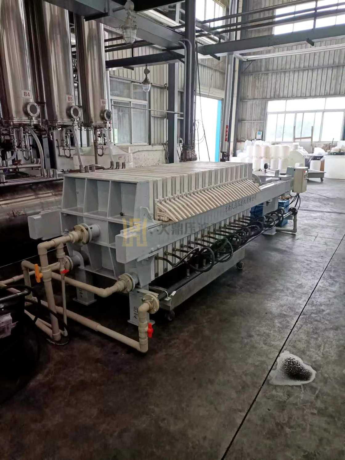 冶金行業(yè) 40平方高壓隔膜密閉式壓濾機(jī) (2).jpg